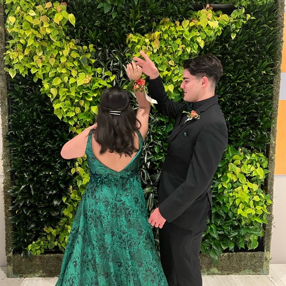 EMERALD GREEN PROM DRESS * LIKE NEW * SIZE 10-14 * READ DESCRIP. * - Picture 5 of 8